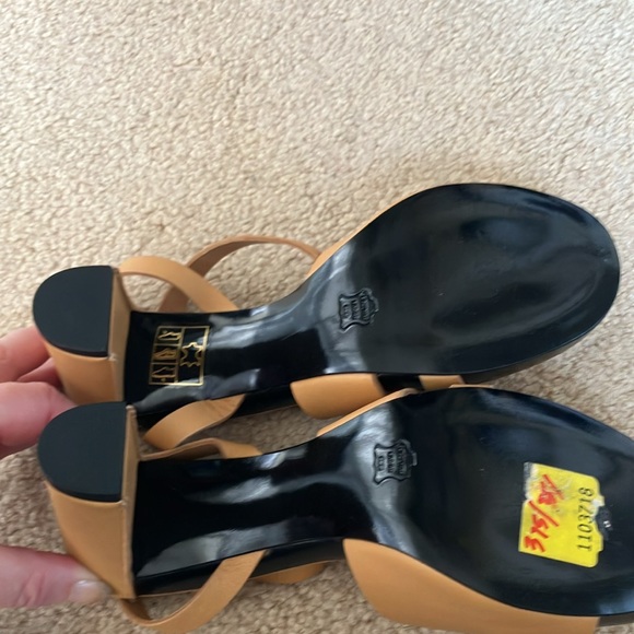 NWT ROBERT CLERGERIE caramel sandals - Picture 7 of 10